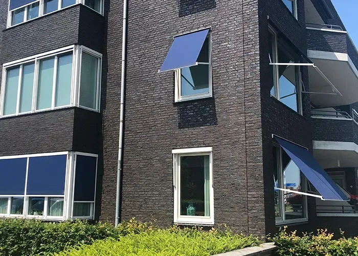 buitenzonwering_uitvalscherm_sfeer700_2 buitenzonwering_uitvalscherm_sfeer700_2