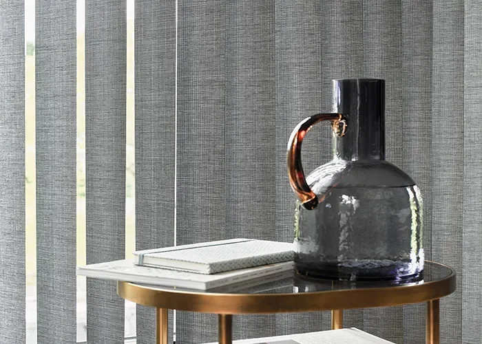 raamdecoratie_verticale-jaloezien_sfeer700_1 raamdecoratie_verticale-jaloezien_sfeer700_1